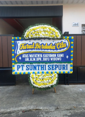 Papan Bunga Duka di Ngunut