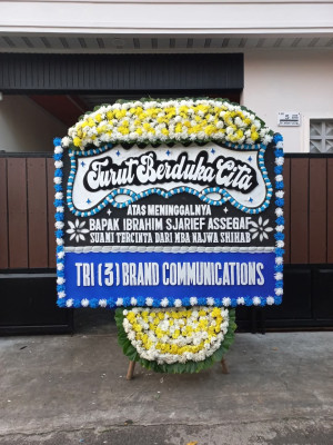 Papan Bunga Duka di Ngunut